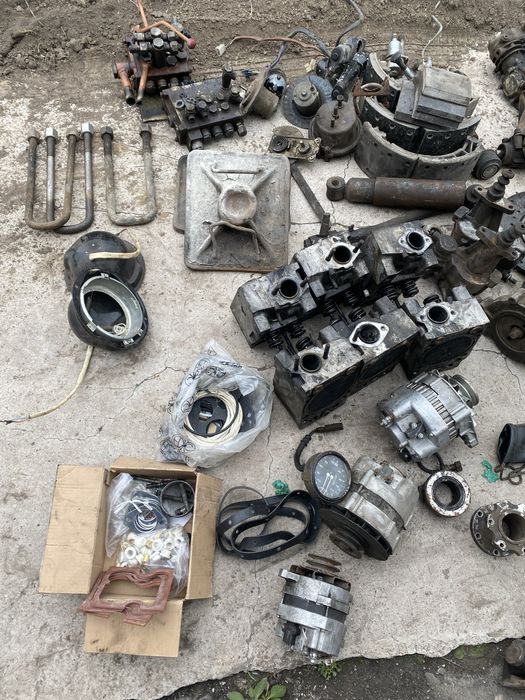 Автозапчастини в хорошому стані.