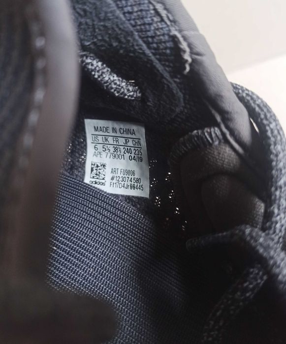 Damskie buty Adidas Yeezy Boost 350 V2 Tripe Black FU9006