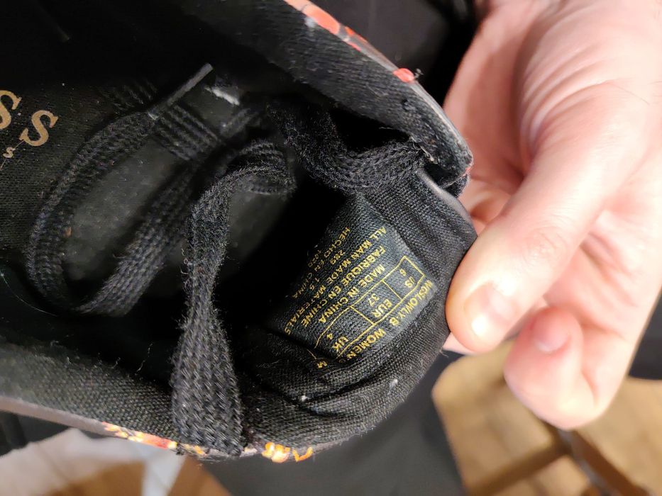 Guess piękne buty tenisówki czarne złote w kwiatki rozmiar 37
