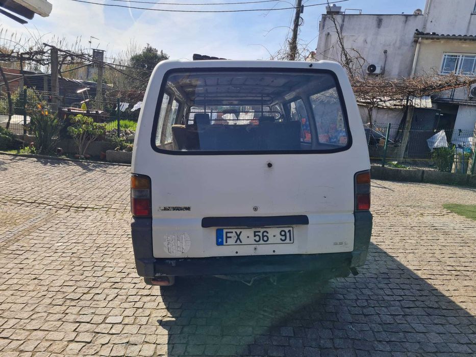 Mitsubishi L 300 9 LUGARES