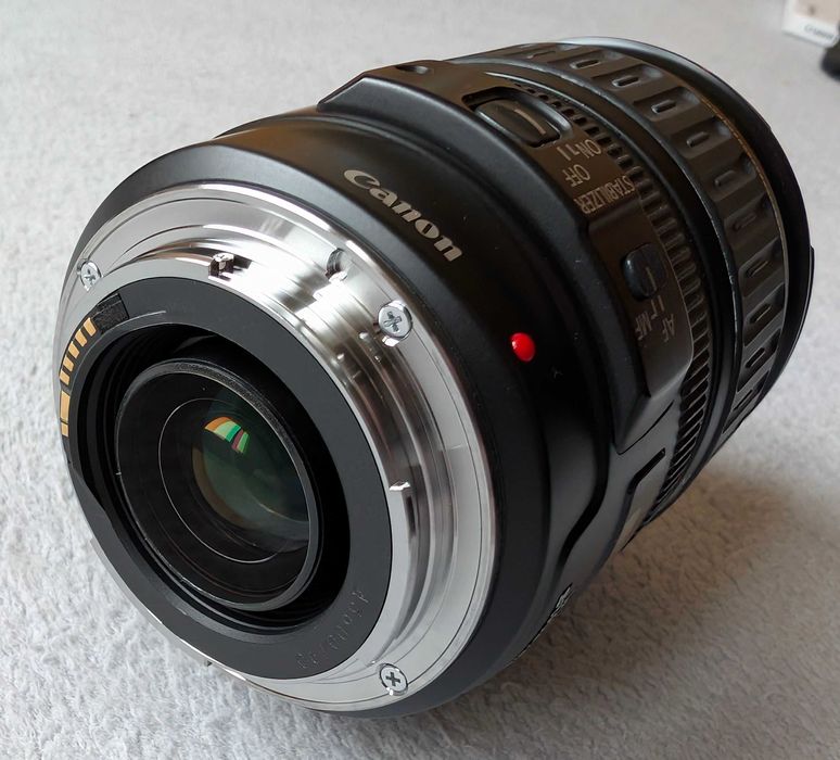 Canon EF 28-135mm f/3.5-5.6 IS USM + osłona Canon EW-78BII komplet