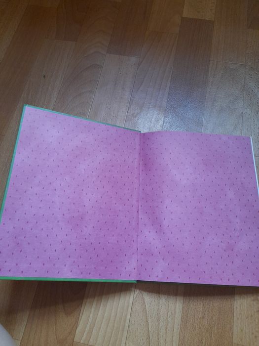 "Алиса в Зазеркалье
"Льюис Кэрролл