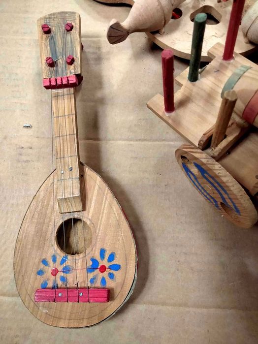 Brinquedos em Madeira