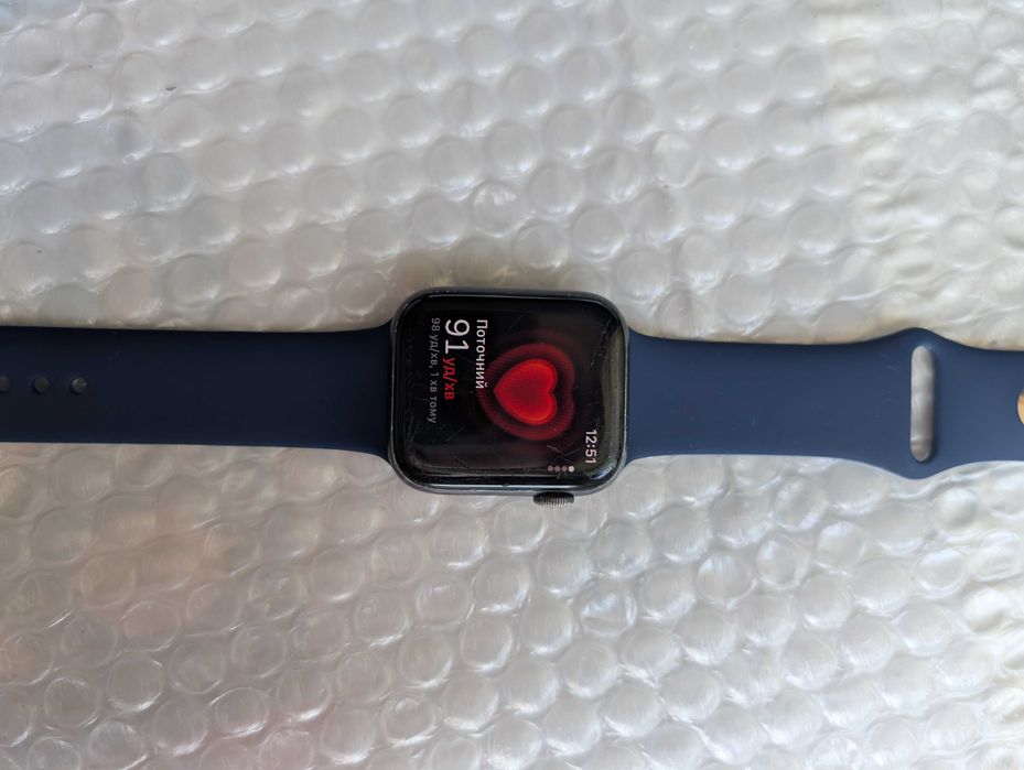 справні Apple Watch Series SE 44 mm б/в без блокувань