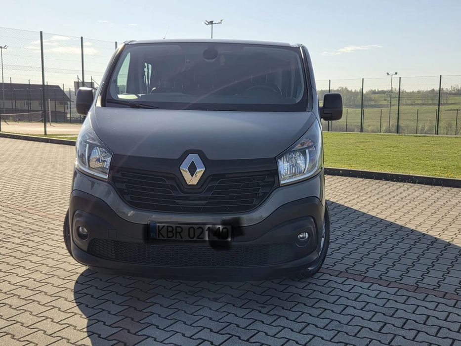 Renault Trafic  drugi właściciel stan bardzo dobry