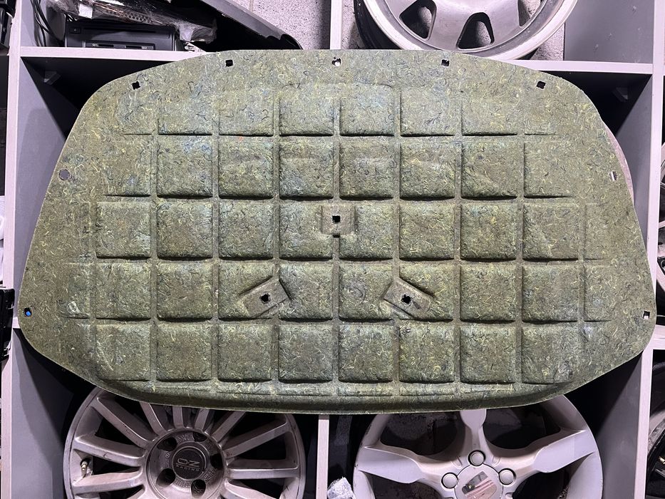 шумка капота Skoda Octavia А5 1z0863831, 1z0863831A