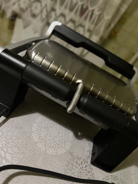 Продам  Гриль-барбекю електричний Tefal GC706D34 Optigrill