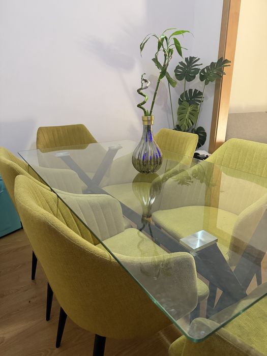 Mesa de jantar com 6 cadeiras