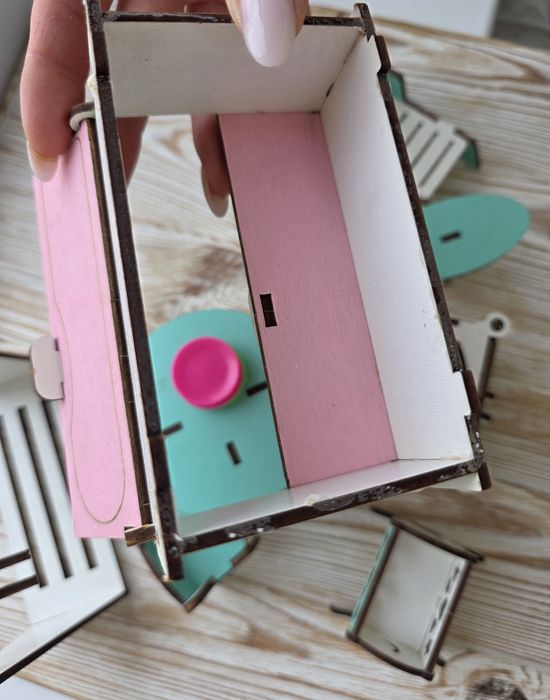 Дерев'яні меблі для ляльок