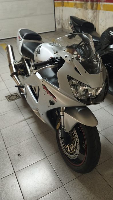 Honda cbr 929  aceito troca super motard etx