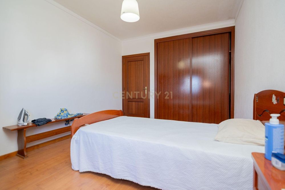 T3 Ótimo estado. Em Alvor Pequenas melhorias