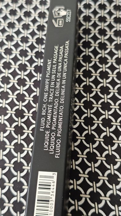 Danessa Myricks Beauty  czarny eyeliner