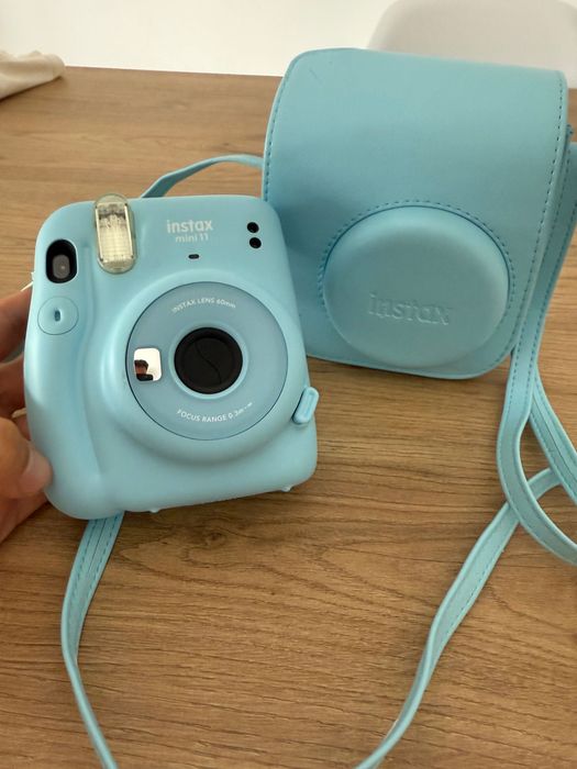 Câmera INSTAX MINI 11 - Cor azul com todos os acessorios