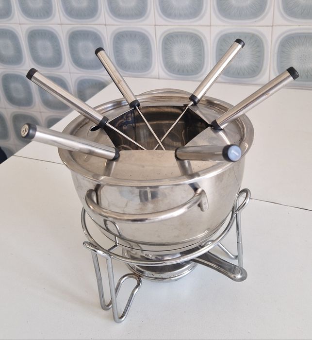 Fondue em inox com acessórios