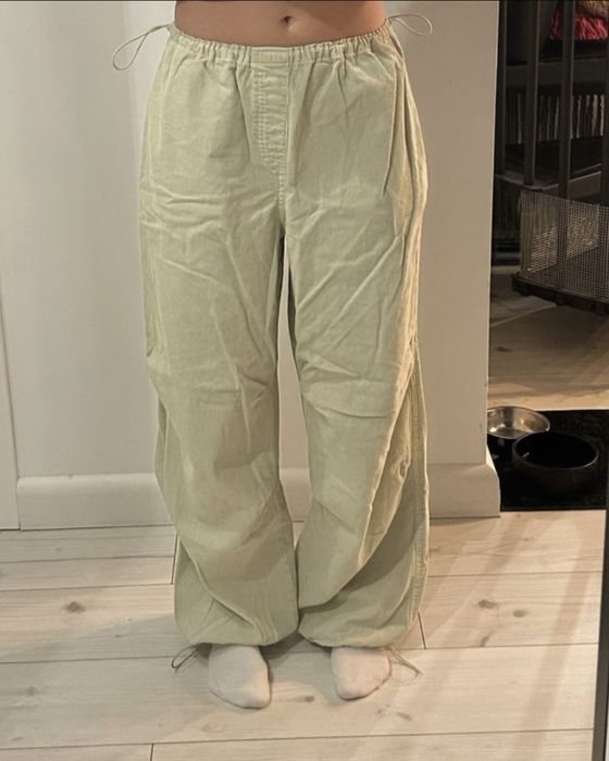 Spodnie parachute stradivarius