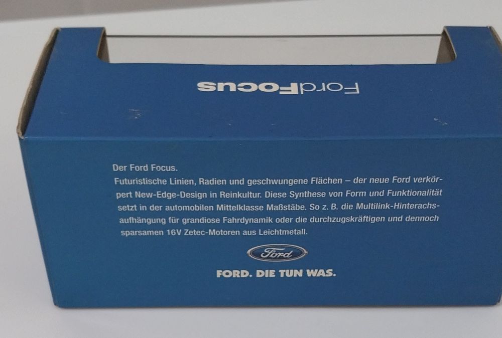 Miniatura Minichamps Ford Focus escala 1/43