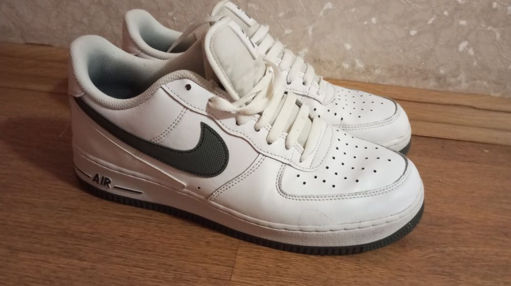 Кросівки Nike 43 28 см адідас 24-25 кросовки шльопки крокси 39 25 см