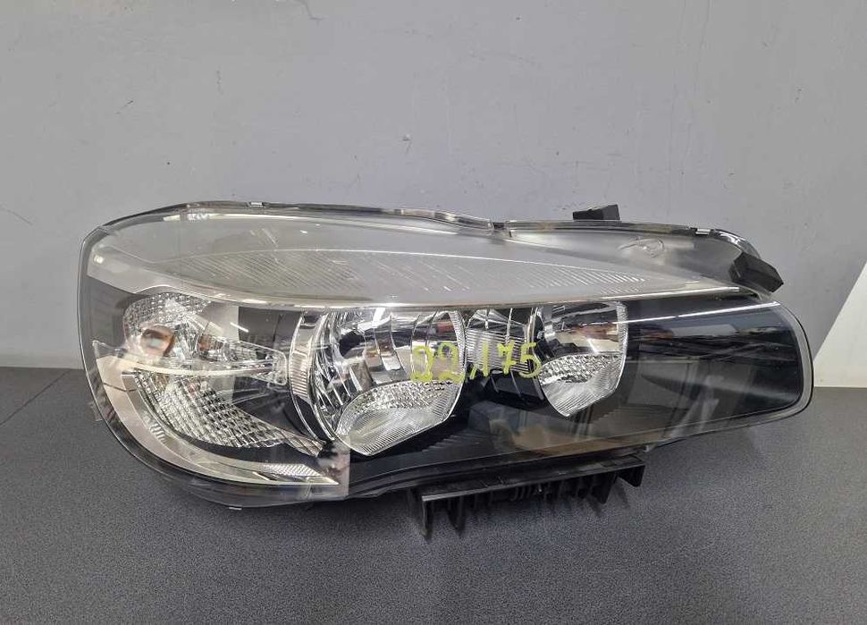 BMW 2 F45 F46 14r.- Lampa Przód Prawa