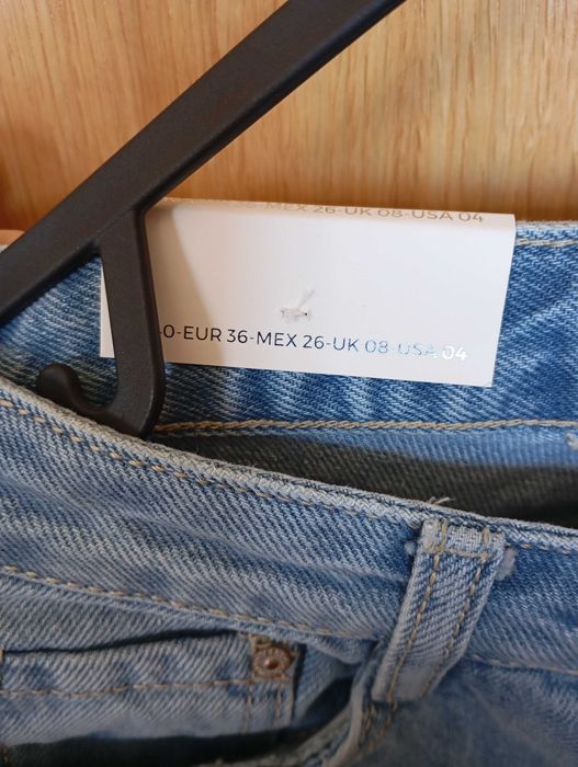 Calça de ganga mom fit nova com etiqueta