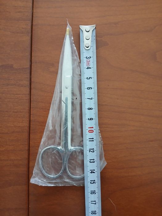 Material cirúrgico (Tesouras e pinças)