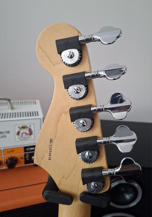 Fender Jazz Bass V
