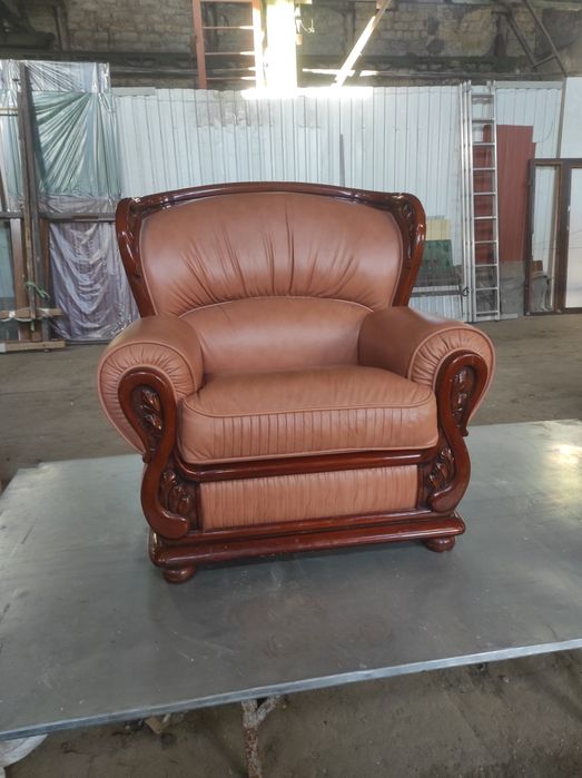 Крісло шкіряне Версаль