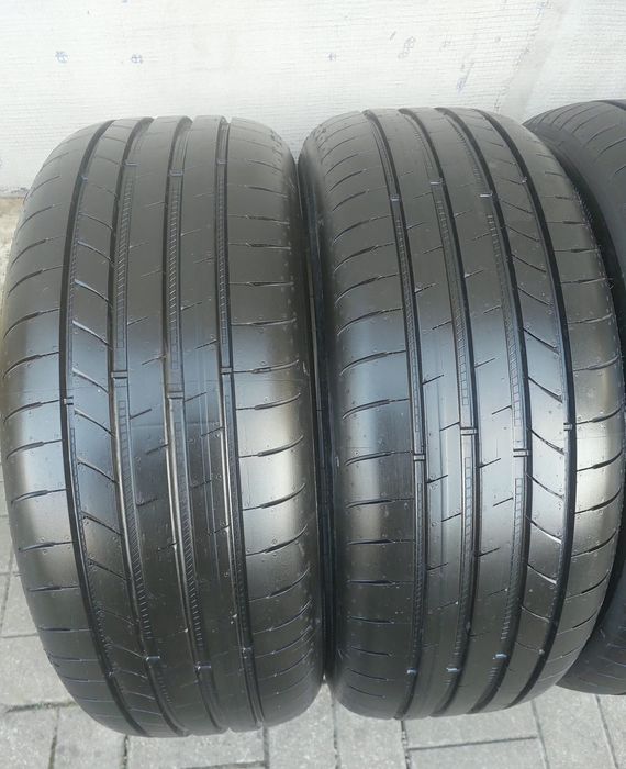 Шини  r18  215-50  Goodyear  2024 рік як Нові