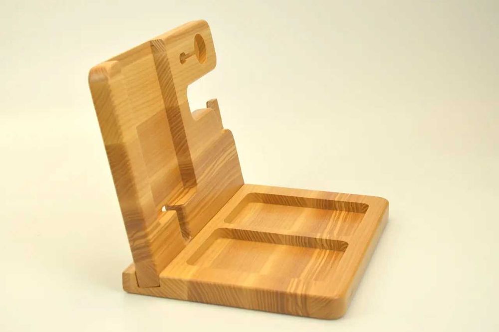 Деревянная подставка органайзер для гаджетов, телефона  ключей часов