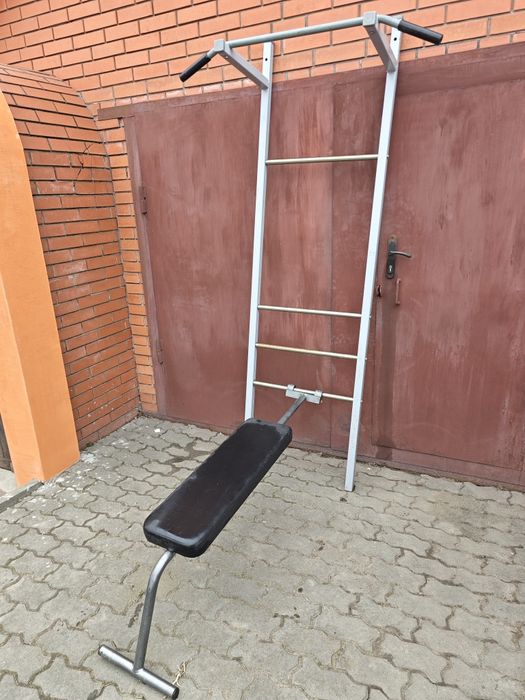 турнік з лавкою для преса