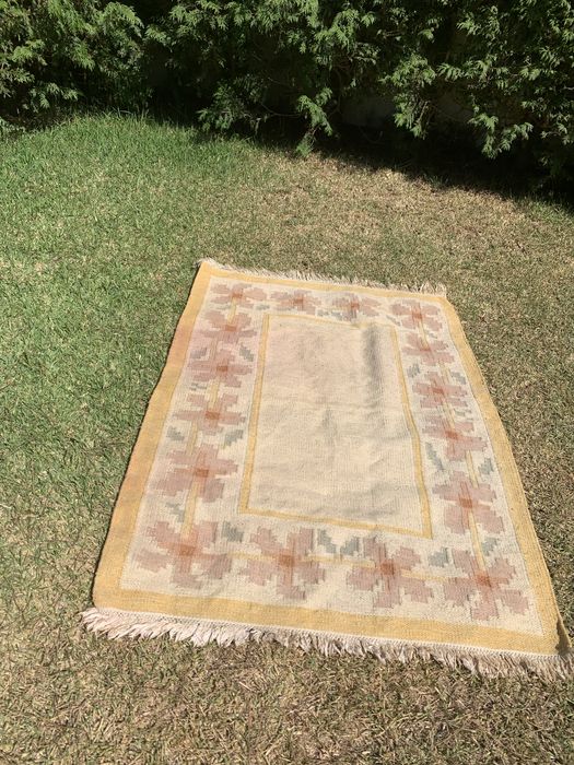 Tapete com franja em muito bom estado 180x120