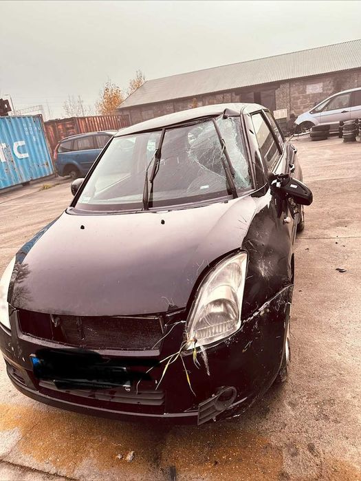 Suzuki SWIFT 1.3 Benzyna Caly Na Części