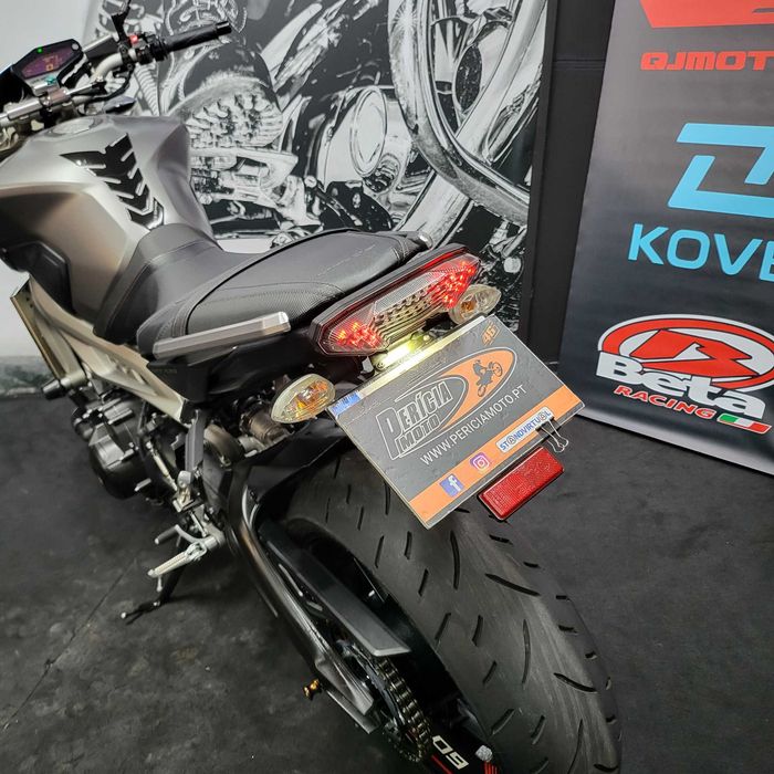 Yamaha - MT --09