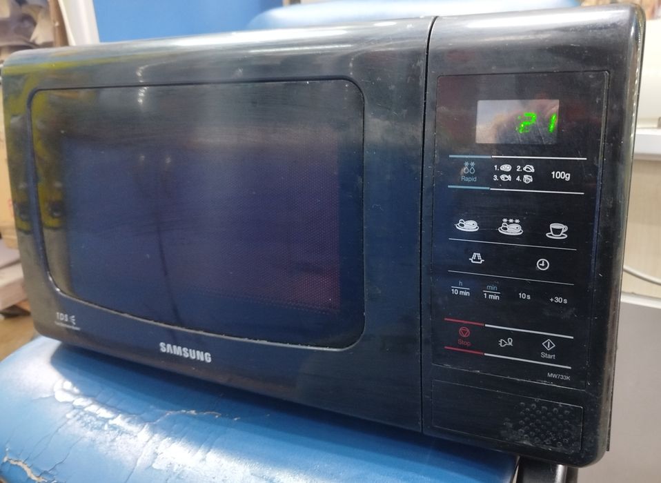 Продам микроволновку Самсунг  mv733k