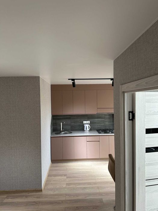 Однокімнатна квартира з євроремонтом!! Район Сади-2!!