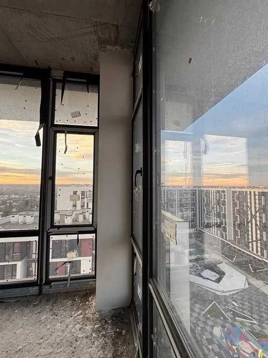 Продам Елітний видовий Пентхаус в ЖК Бізнес клас на березі озера