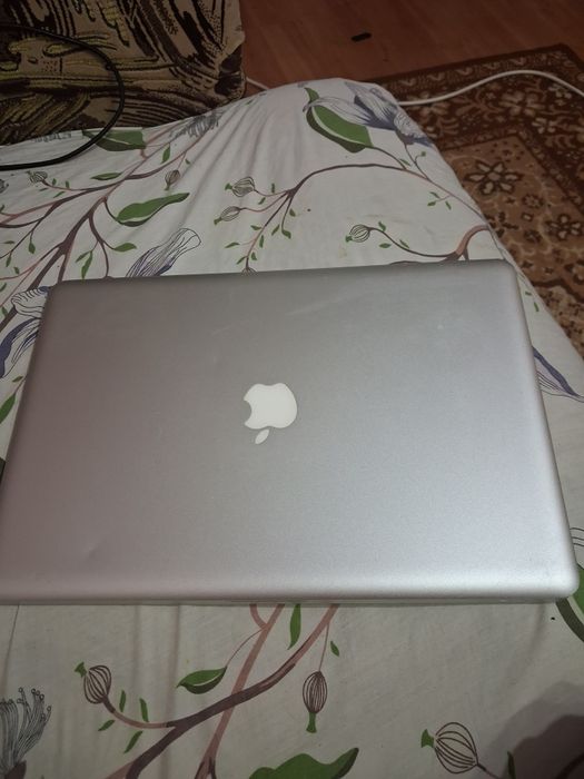 Macbook pro 15 i5/8/500/GT330M 2 часа батарея windows 10 для работы