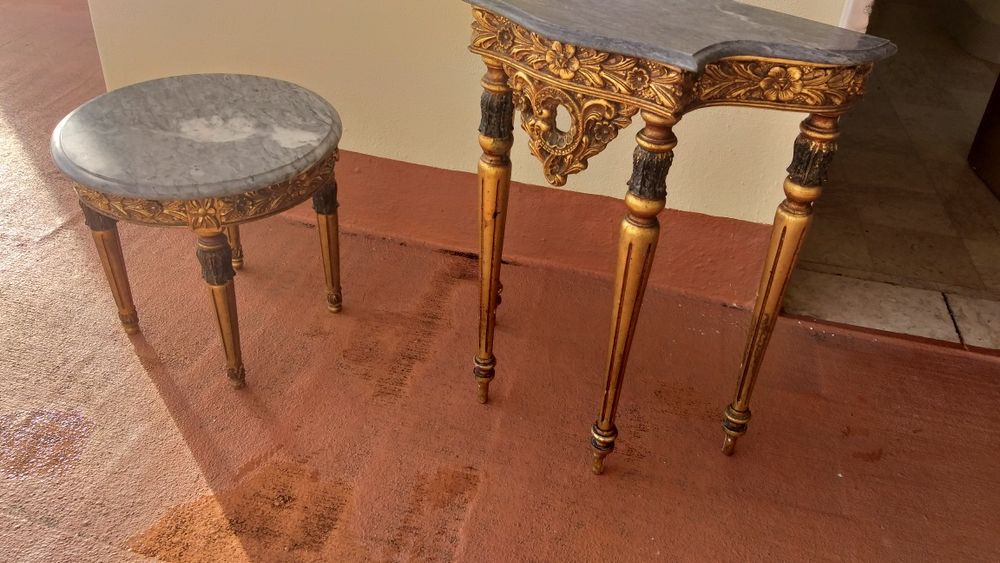 Mesa apoio dourada com espelho