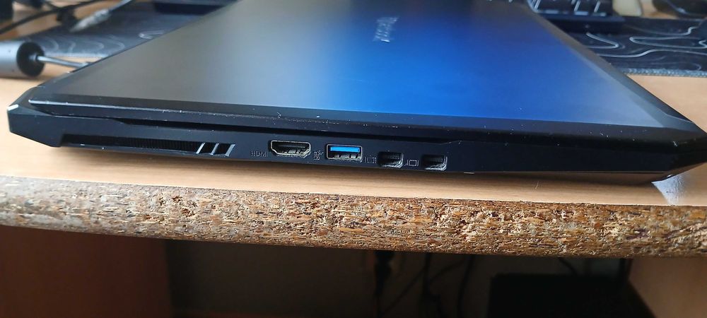 Laptop Hyperbook/Clevo P651RE6-G
