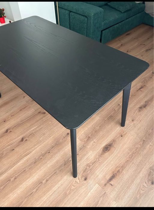 Mesa de jantar preta