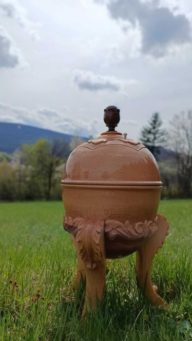 Drewniana ozdobna urna (szkatuła) w stylu Fabergé