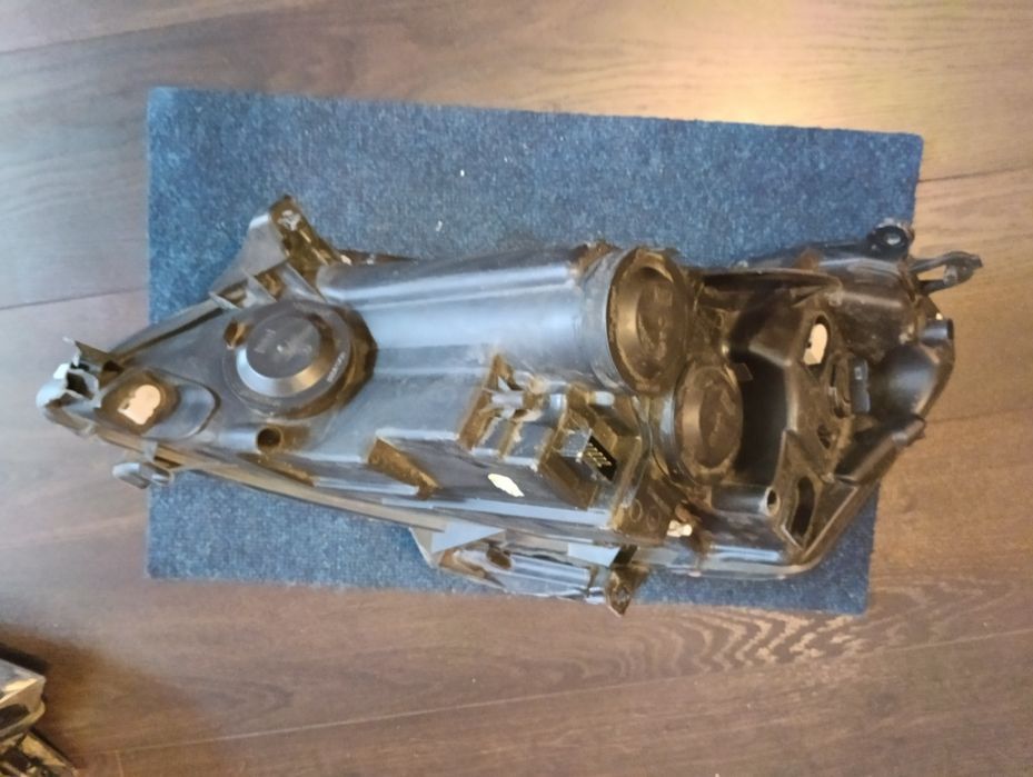 Продам фары Пежо Эксперт