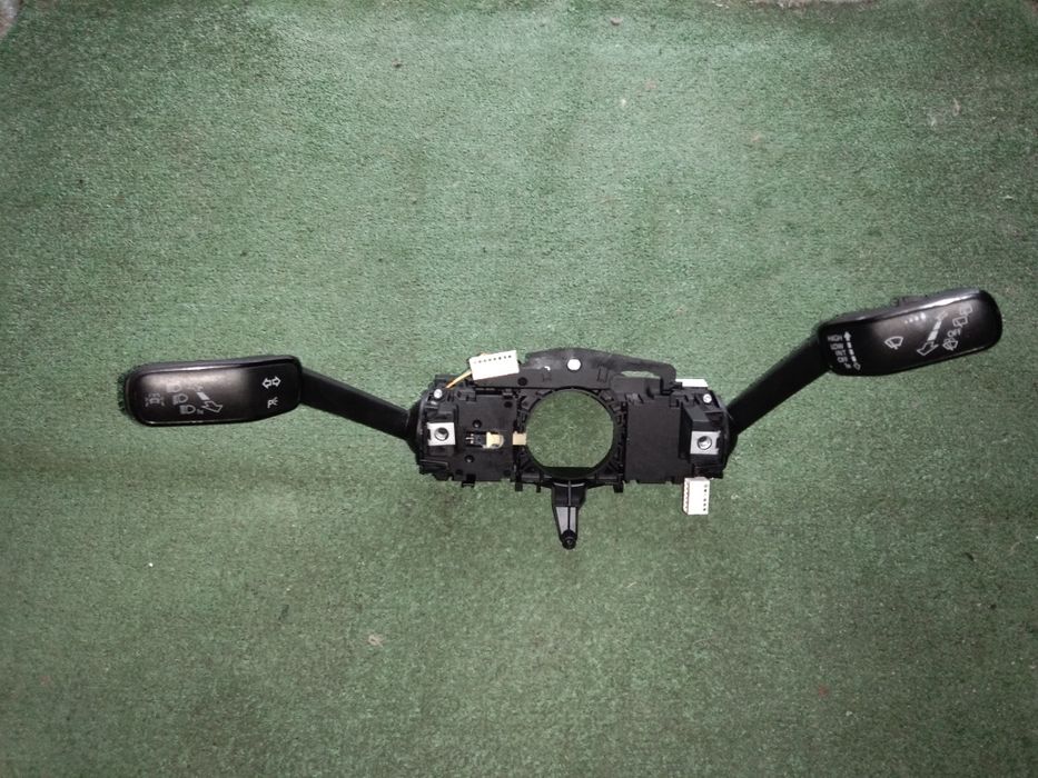 Підкермовий перемикач