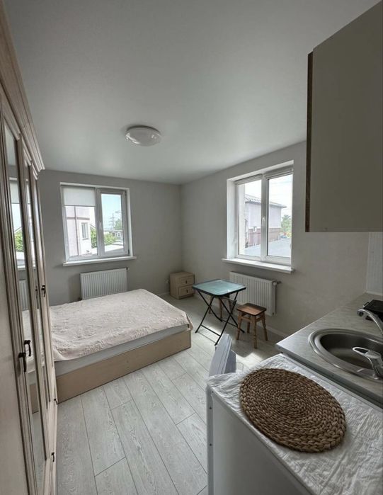 Оренда квартири це включно з ком.послугамив Хотові