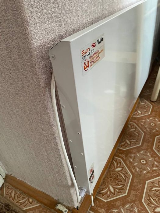 Продам  інфрочервону  панель SunWay SWRE 700 Вт,