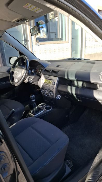 Mazda 2 2003 em bom estado