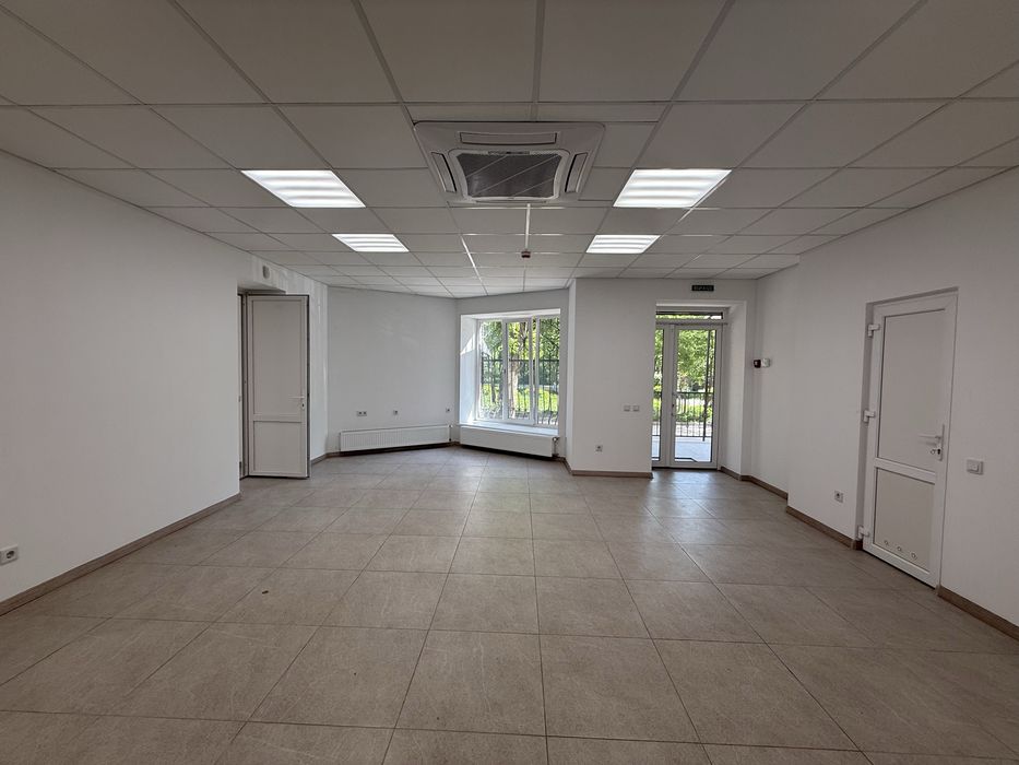 Комерційне приміщення на Куліша 66 кв м