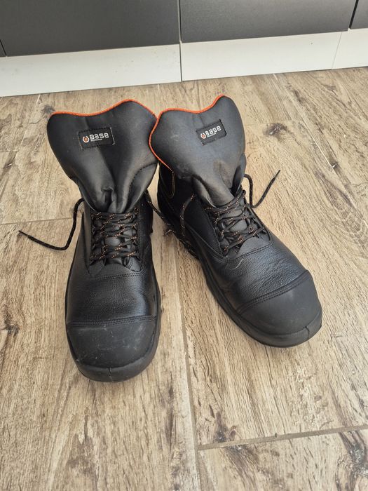 Nowe buty robocze z noskiem 49