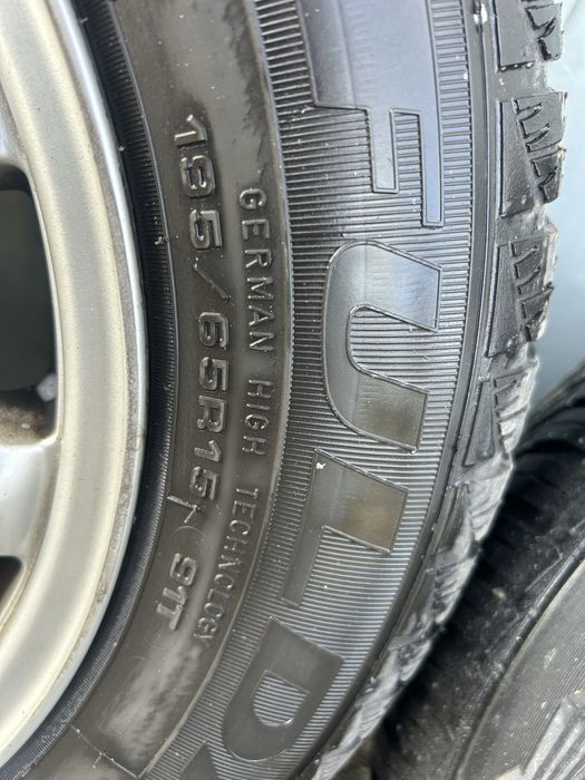 Felgi aluminiowe z oponami