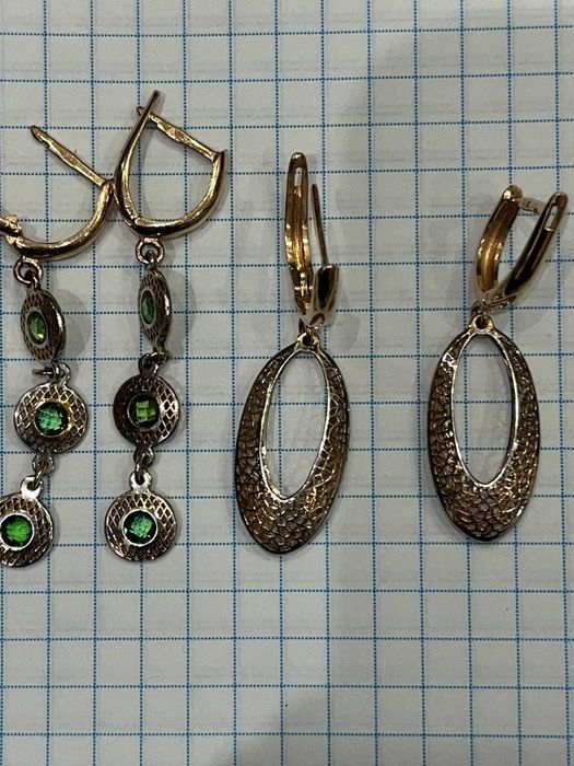 Продам золотые серьги. 3800