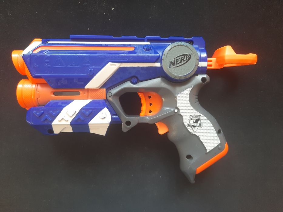 Pistolet Nerf Firestrike stan dobry.